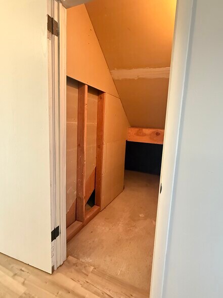 Building Photo - 6828 W Kirkwood Dr