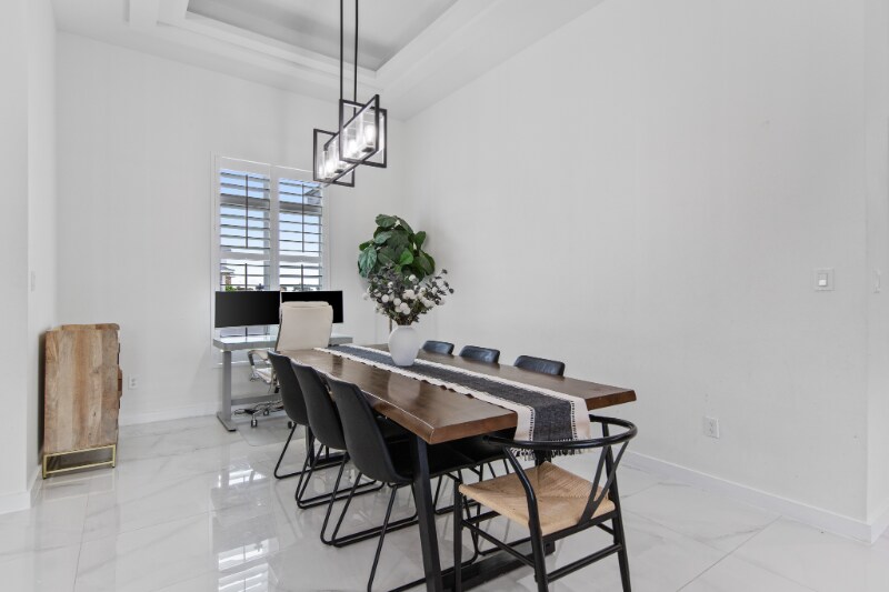 Building Photo - 112 Talon Dr