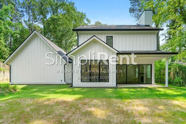 Building Photo - New 4/3 Home in East Point