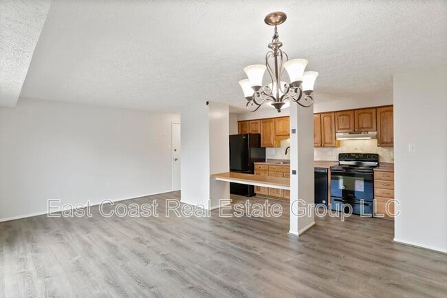 Building Photo - 993 Heather Ridge Dr