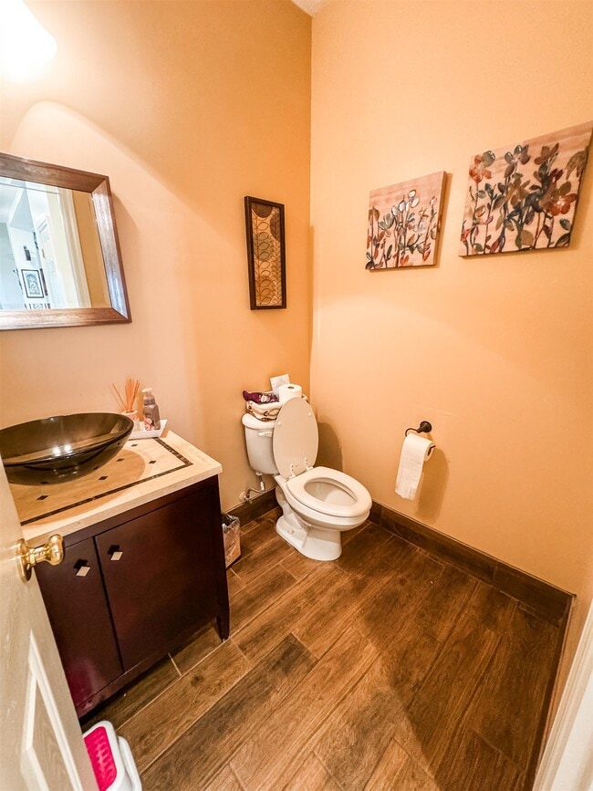 Building Photo - 520 Hunters Mill Cove