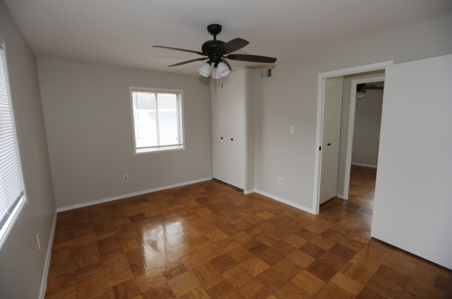 Building Photo - Two-bedroom, one-bathroom home