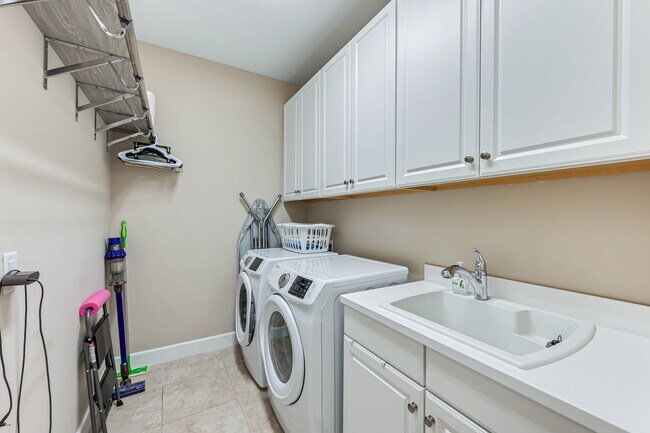 Building Photo - 8257 Lucello Terrace W
