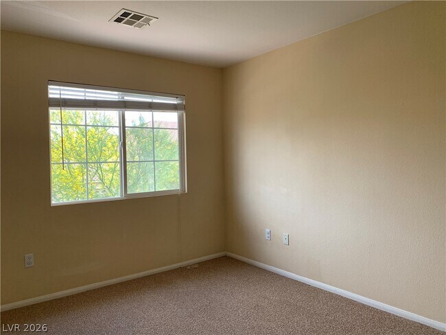 Building Photo - 294 Powerbilt Ave