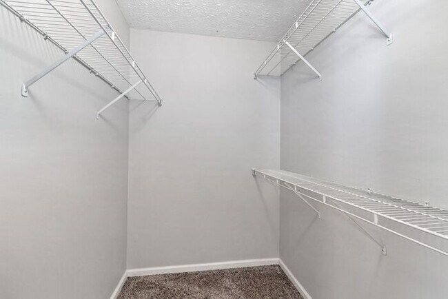 Building Photo - 3 Bedroom/2.5 Bath Home