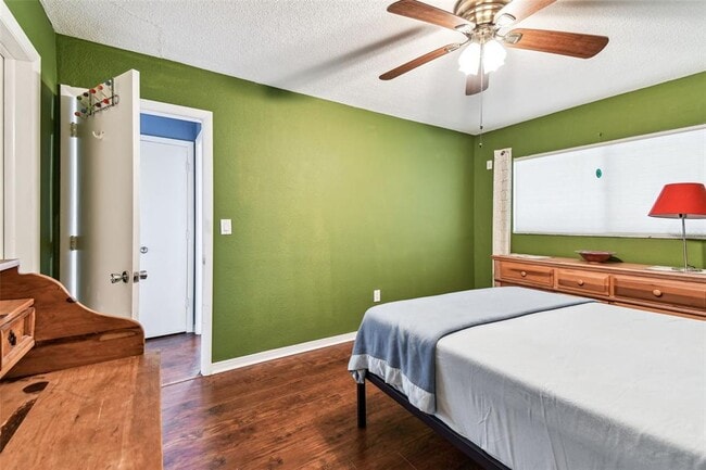 Building Photo - 8080 112th St N