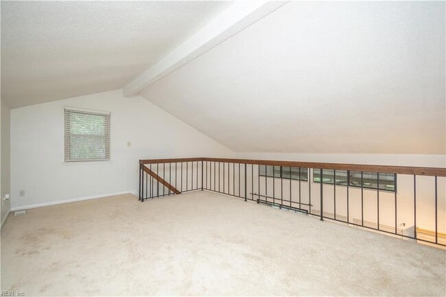 Building Photo - 1545 Lakeport Ct