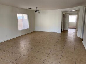Building Photo - Affordable 5 Bedroom Living in Growing Maricopa