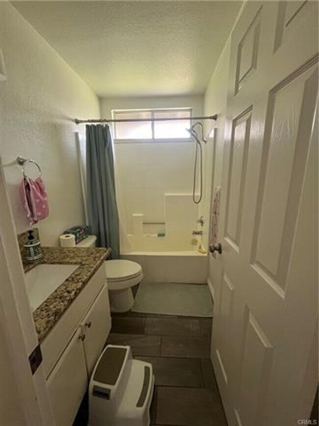 Building Photo - Charming single-story home