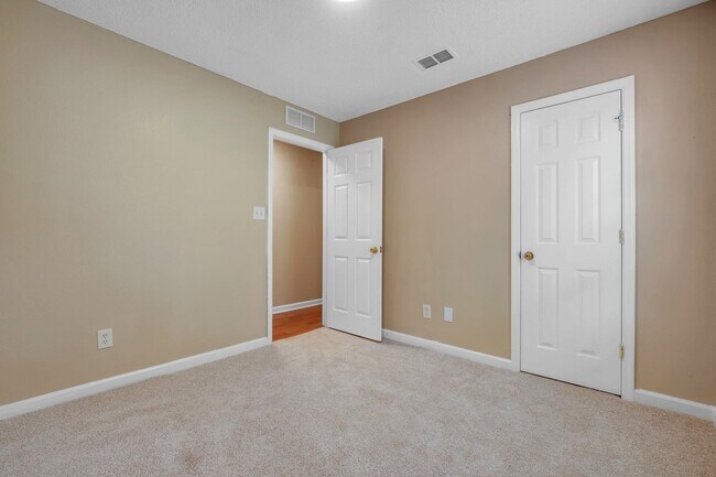 Building Photo - 726 Wies St