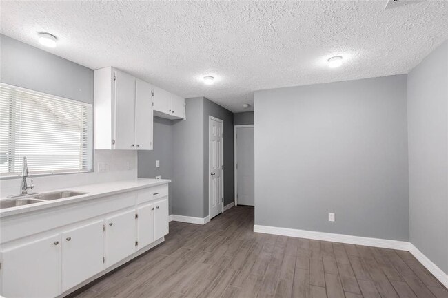Building Photo - 1843 Ripple Creek Dr