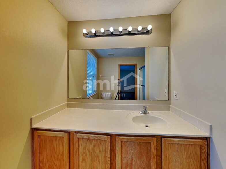 Building Photo - 1162 McNeil Dr