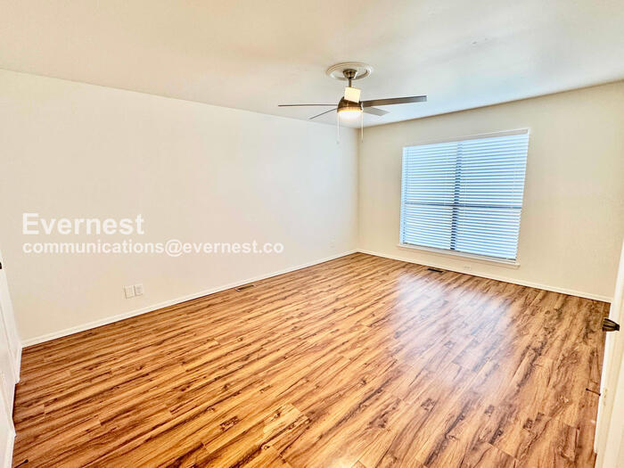 Building Photo - 11811 E 91st St