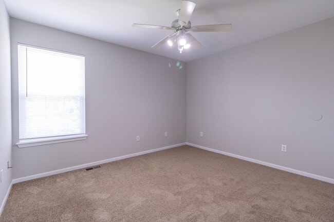Building Photo - 1505 Raleigh Dr