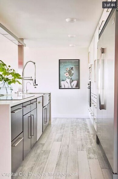 Building Photo - 700 Grand Ave