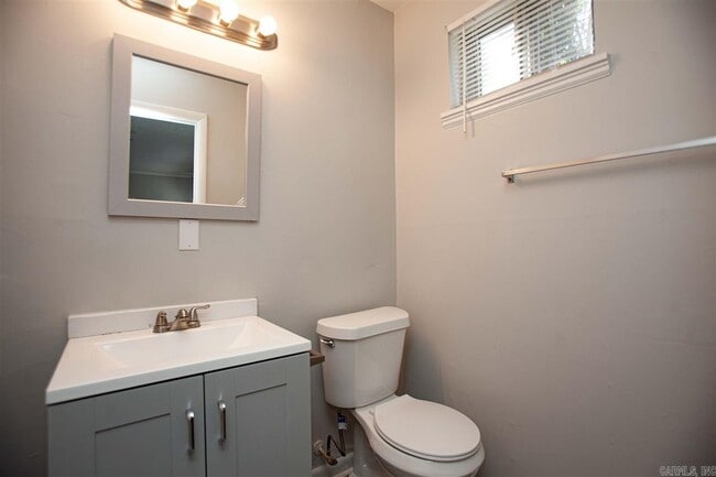 Building Photo - 2018 S Tyler St