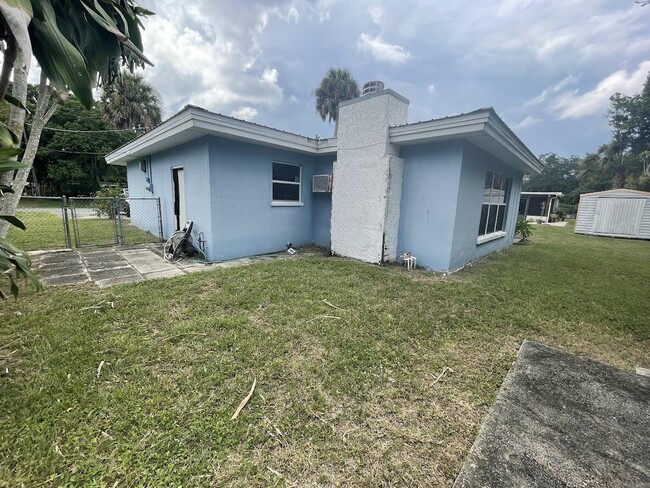 Building Photo - 177 E Laila Dr