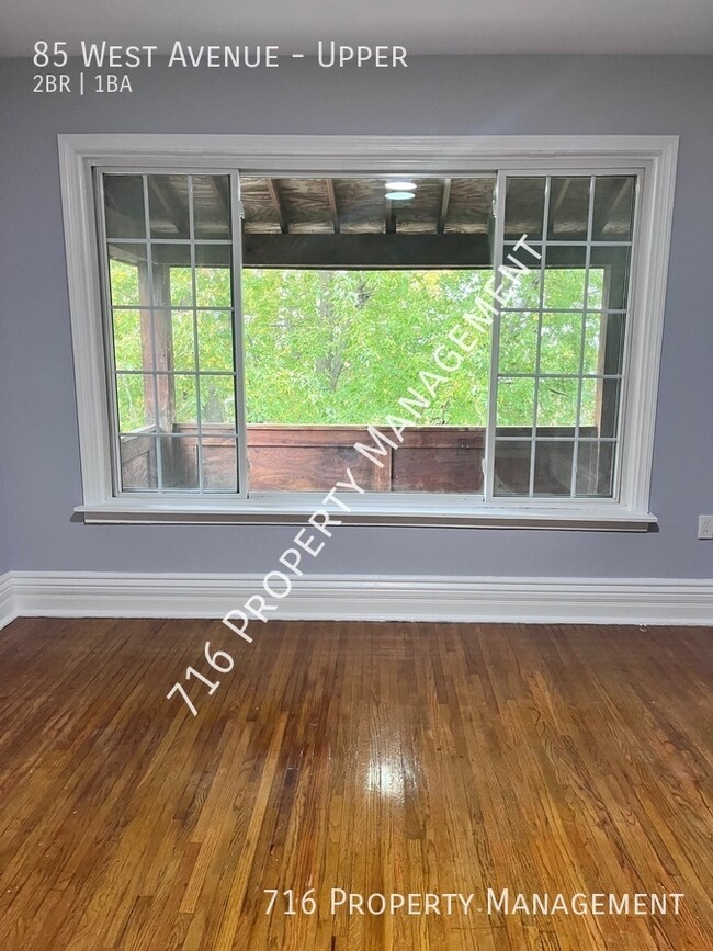 Building Photo - Charming, Fully Rehabbed 2 BR Apartment in...