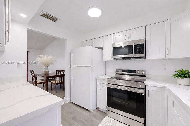 Building Photo - 20704 SW 103rd Pl