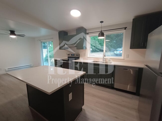 Building Photo - 7376/7378 Haynes Lane NE