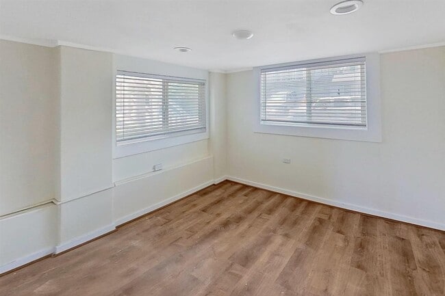 Building Photo - 194 Lower Waiehu Beach Rd