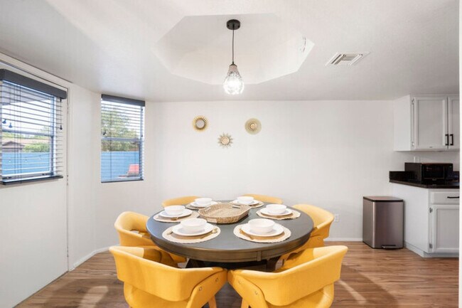 Building Photo - Downtown Gilbert Boho-Oasis|Pool|Gazebo|Ga...