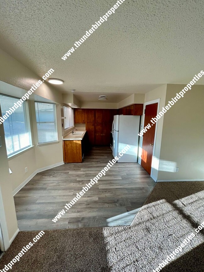 Building Photo - 4909 Overland St NE