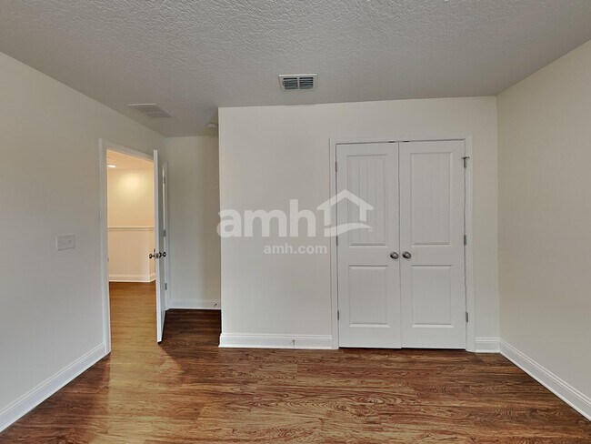 Building Photo - 3109 Creek Village Ln