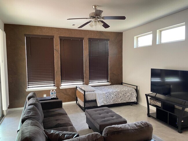 Building Photo - 3322 Harvest Meadow Ln