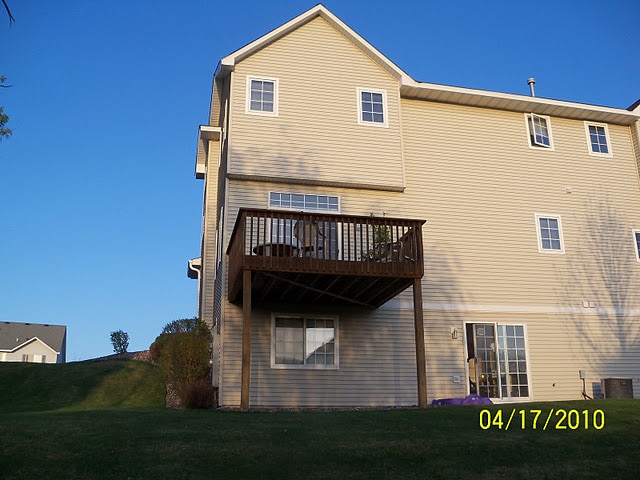 Building Photo - 8925 Olive Lane North