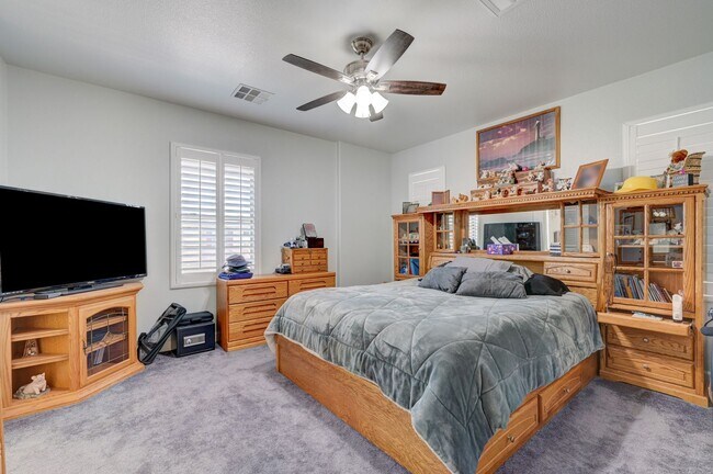 Building Photo - 4 Bedroom With a Pool in North Las Vegas- ...