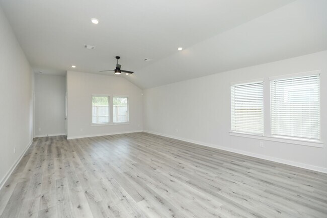 Building Photo - 1023 Santee Ct
