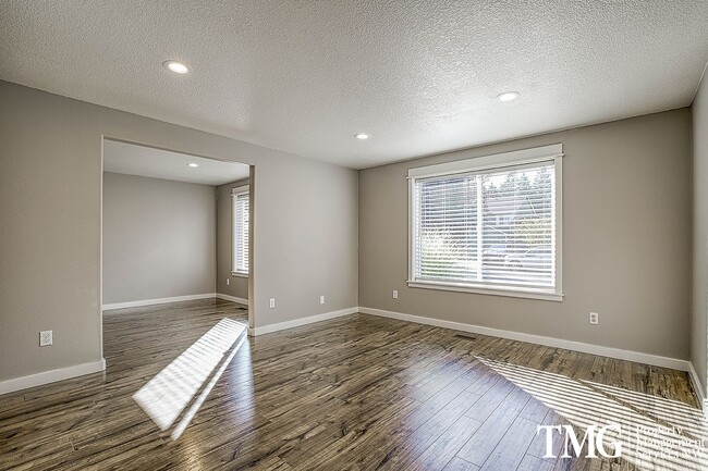 Building Photo - Stylish One-Level Living in East Vancouver!