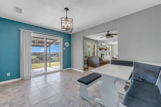 Building Photo - 403 Sunset Dr