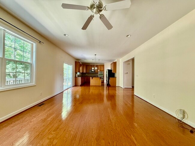 Building Photo - 410 Harkness Cir