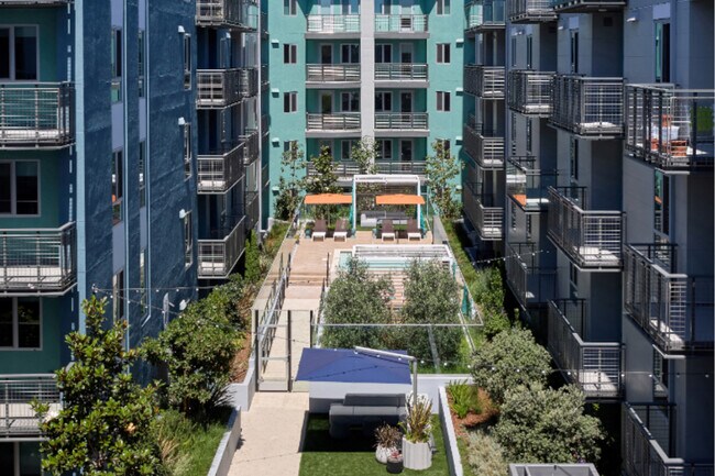 Building Photo - Anton Pacific
