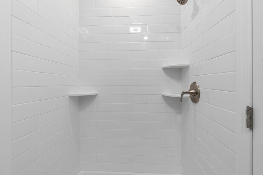 Building Photo - 376 Arnolds Neck Dr