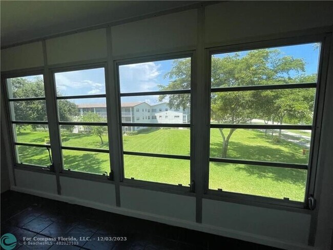 Building Photo - 83 Mansfield B