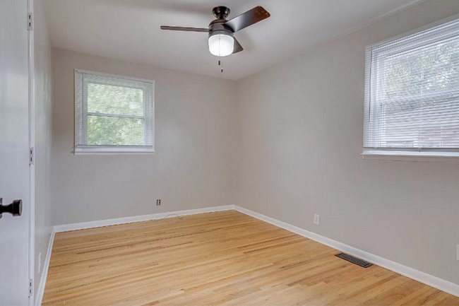 Building Photo - 3 bedroom home in Charlotte Park