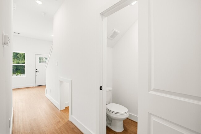 Building Photo - 7841 Sunnyhill St