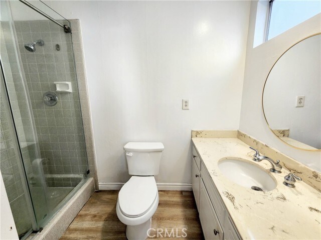 Building Photo - 325 10th Pl
