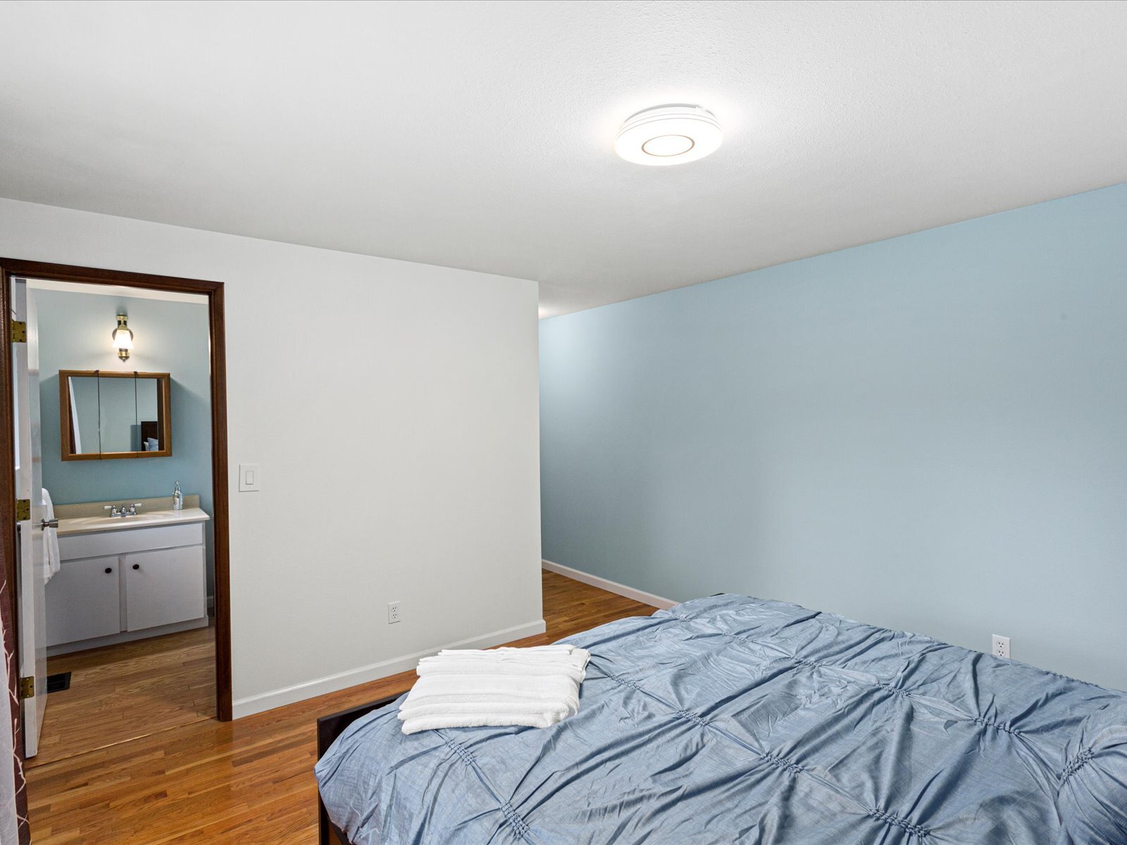 Building Photo - 16445 Ambaum Blvd S