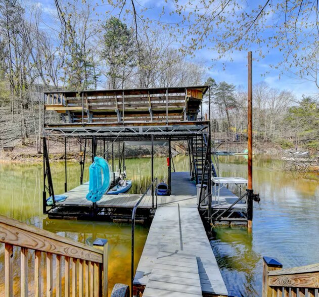 Building Photo - 2817 Evergreen Pl