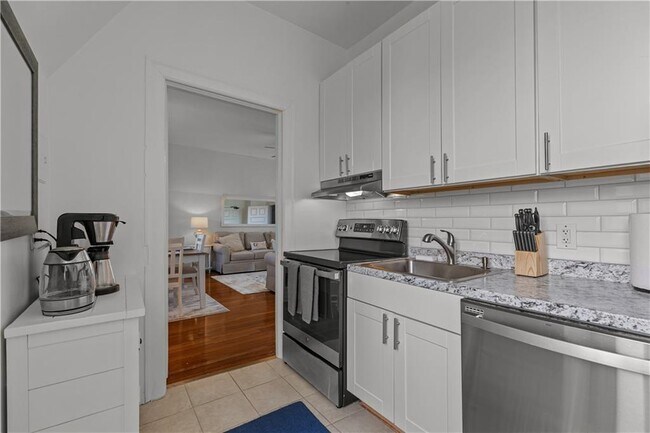 Building Photo - 434 Bellevue Ave