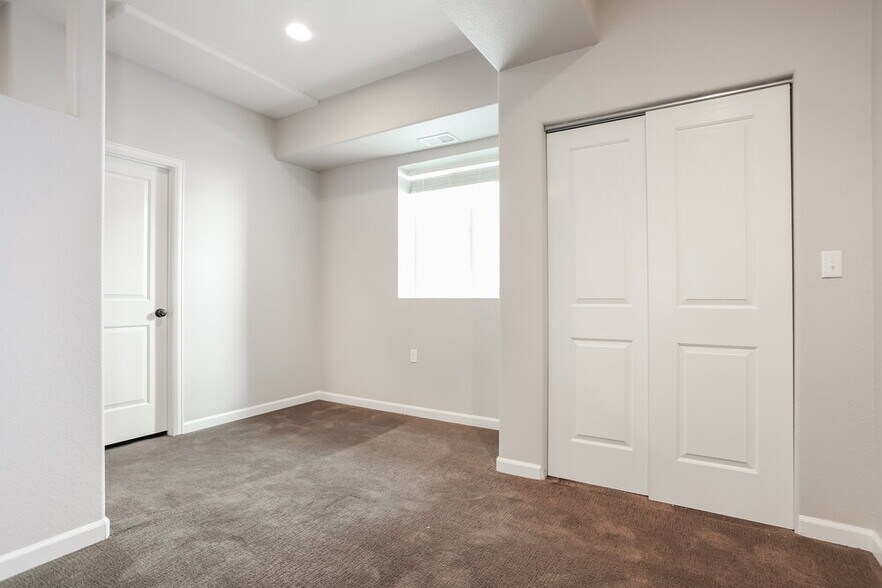 Building Photo - 3835 Cadence Dr