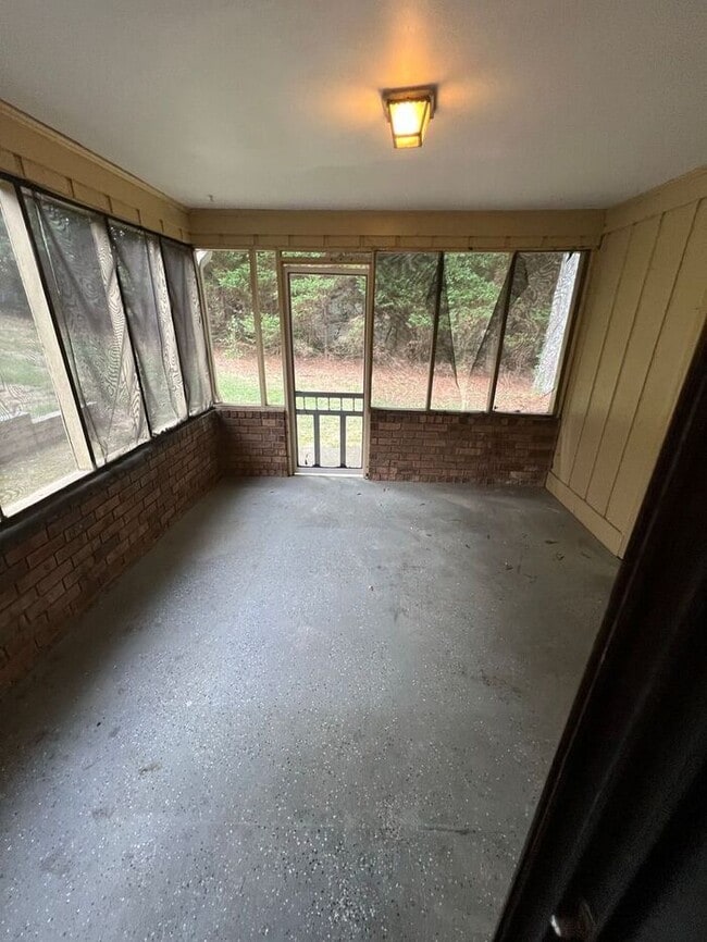 Building Photo - Finally a 2 bedroom townhome on Downing St Lawrenceville, GA