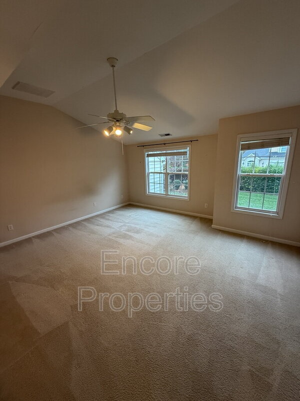 Building Photo - 6824 Middleboro Dr