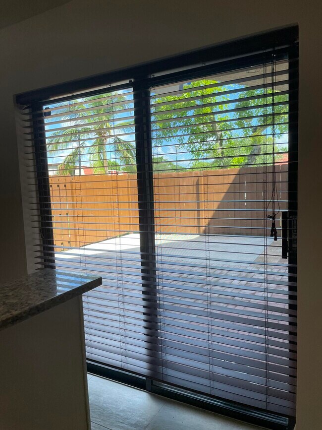 Building Photo - 22976 Oxford Pl