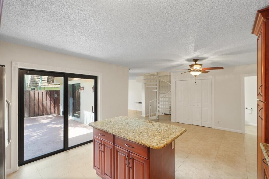 Building Photo - 2060 SW 90th Ave