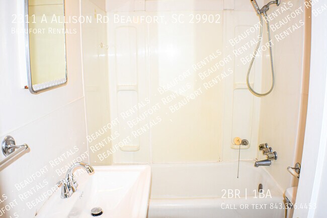 Building Photo - 2311 A Allison Rd Beaufort, SC 29902